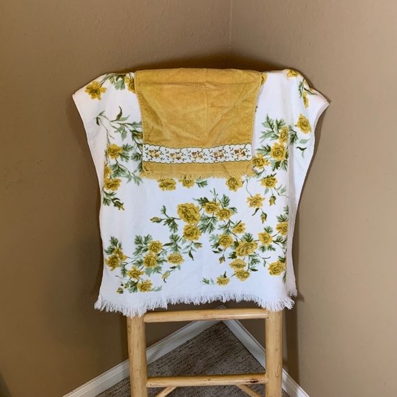 Vintage Deadstock  3 Pc White With Green/Yellow Floral  Fieldcrest Martex Towels - Picture 14 of 14